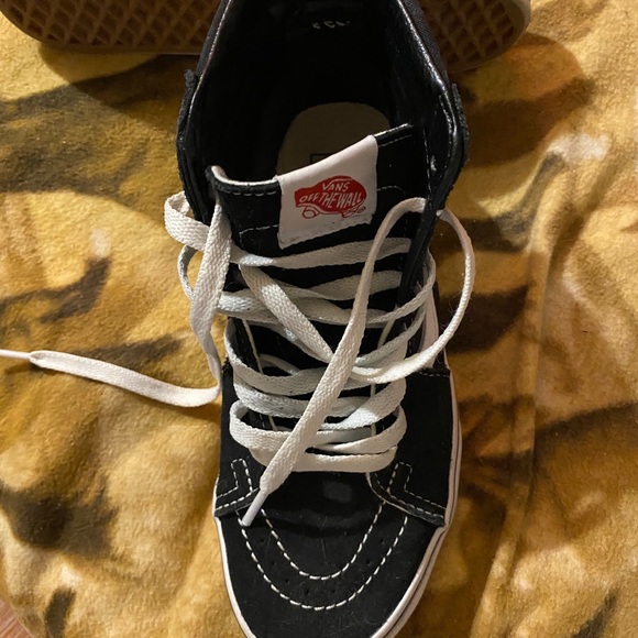 High tops - Picture 2 of 2